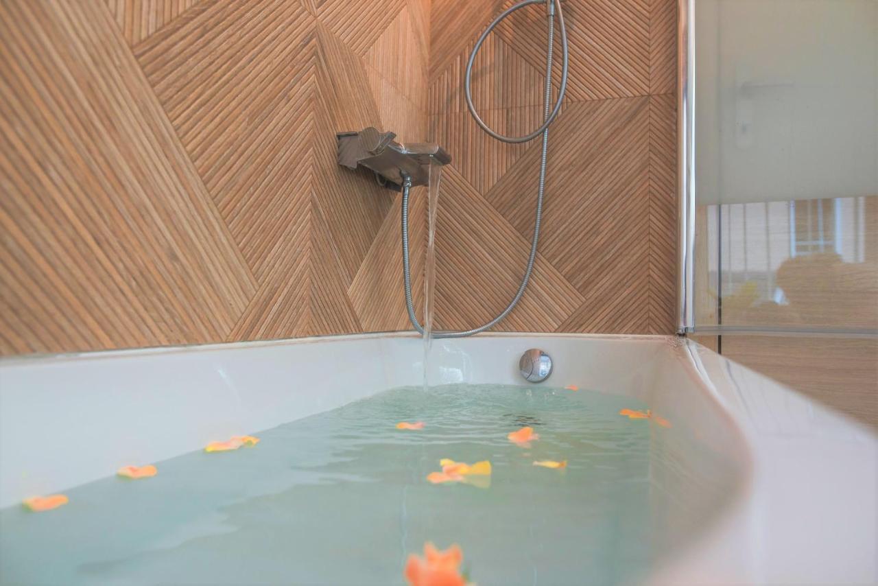 Le Pavillon De L'Herboriste 14P Jacuzzi Jardin Tintigny Exterior photo